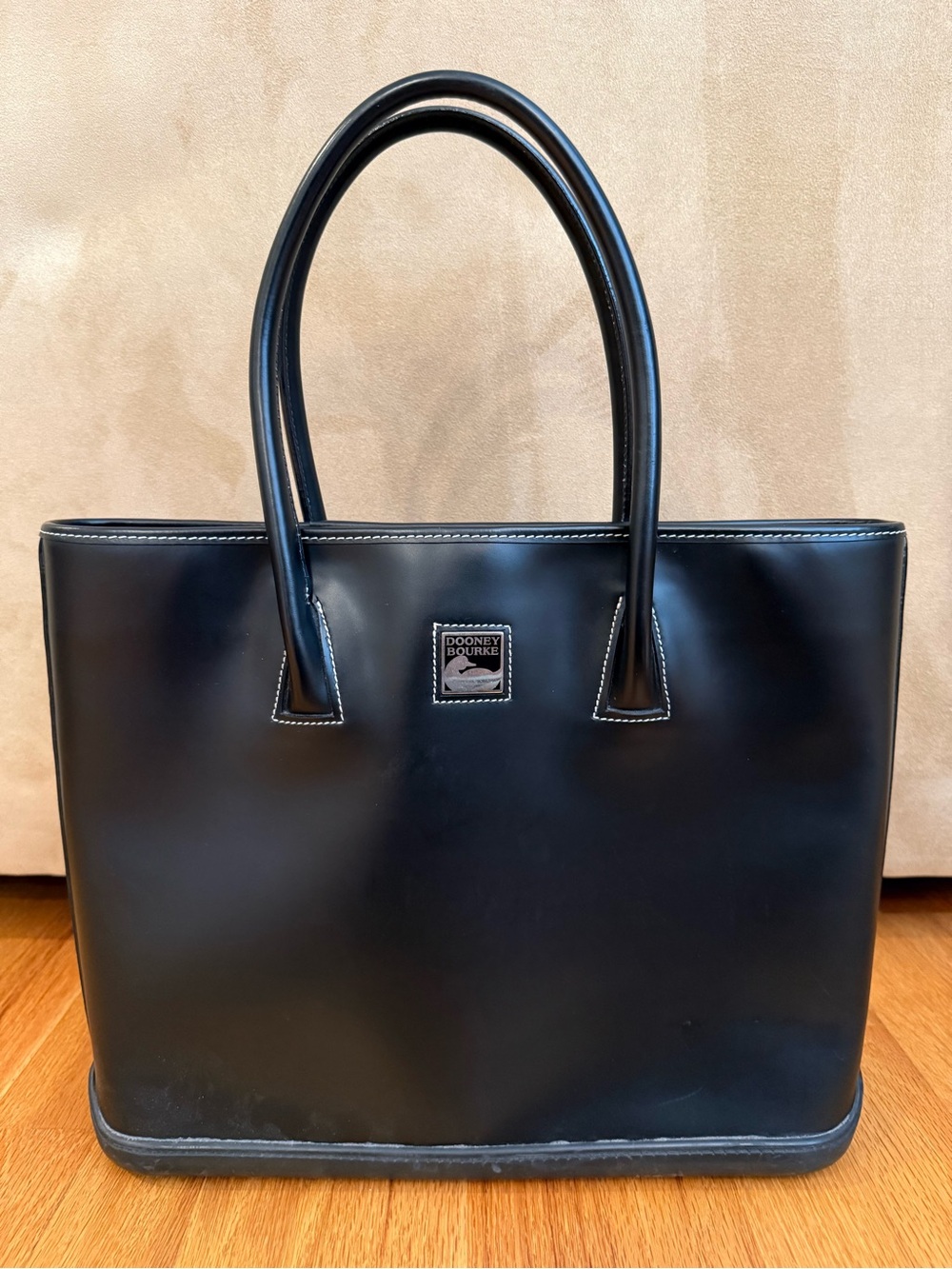 Dooney & Bourke PARáSOLE structured bag